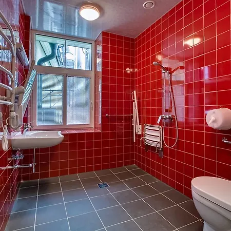 Liberty Airy Hostel *