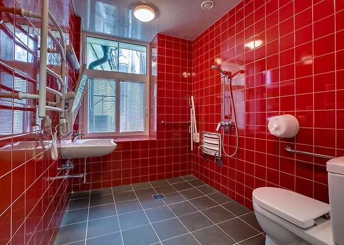 Liberty Airy Hostel *